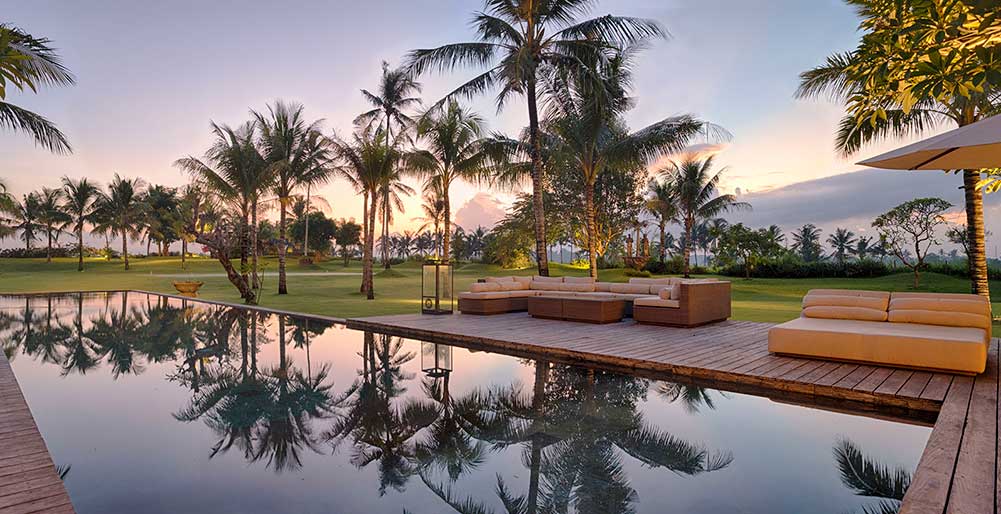Kaba Kaba Estate - Sunset at the pool deck
